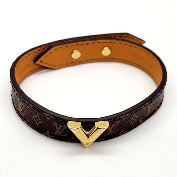 Louis Vuitton Essential V Monogram Bracelet - Picture 1 of 12